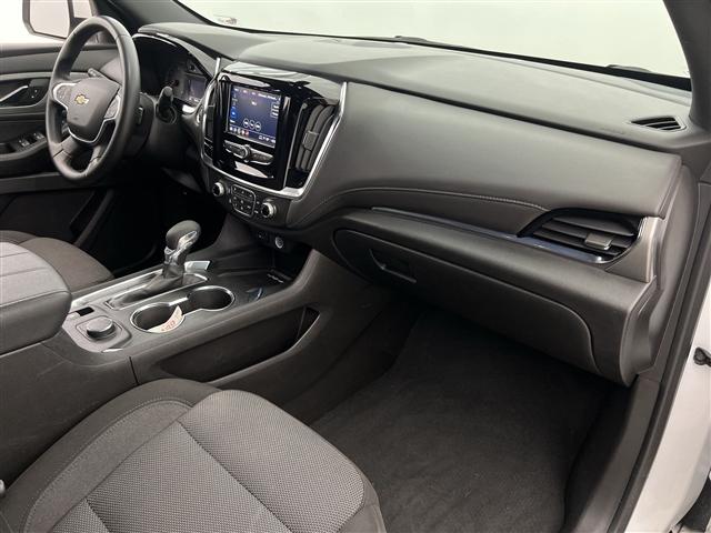 used 2023 Chevrolet Traverse car, priced at $29,989