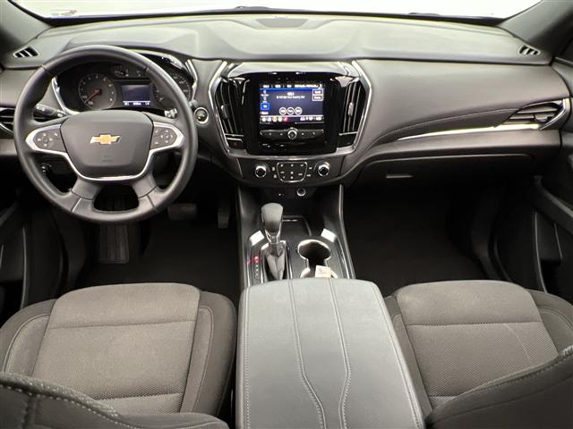 used 2023 Chevrolet Traverse car, priced at $29,989