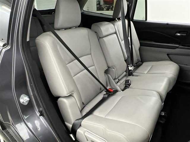 used 2022 Honda Pilot car, priced at $32,989