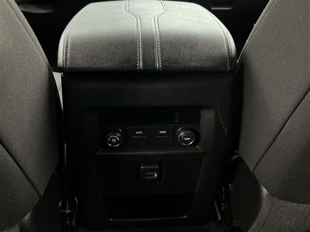 used 2023 Chevrolet Traverse car, priced at $31,989