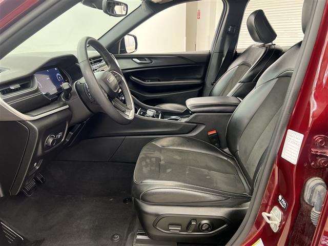 used 2023 Jeep Grand Cherokee car, priced at $33,989