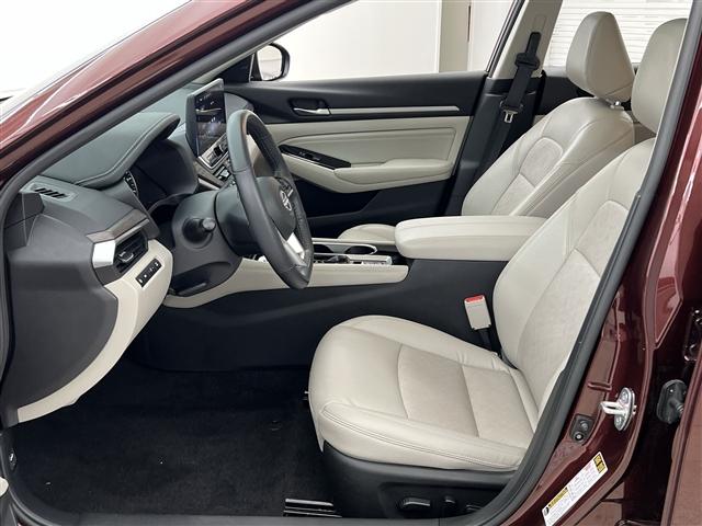 used 2023 Nissan Altima car, priced at $26,989