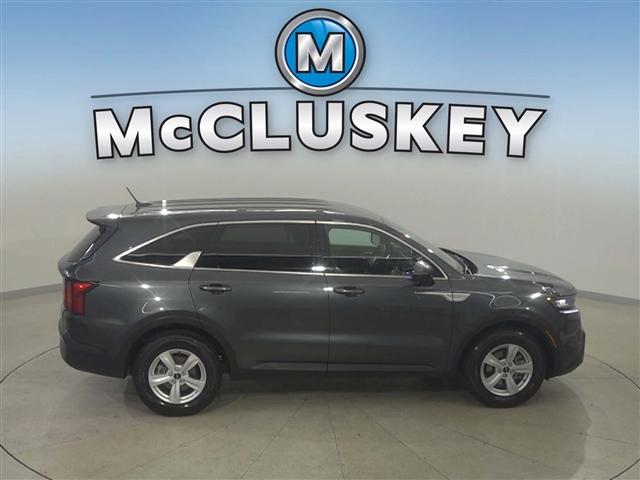 used 2023 Kia Sorento car, priced at $29,989