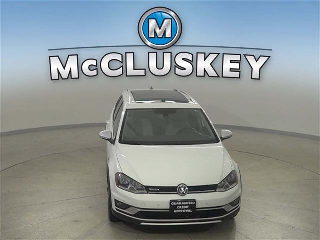 used 2017 Volkswagen Golf Alltrack car, priced at $19,989