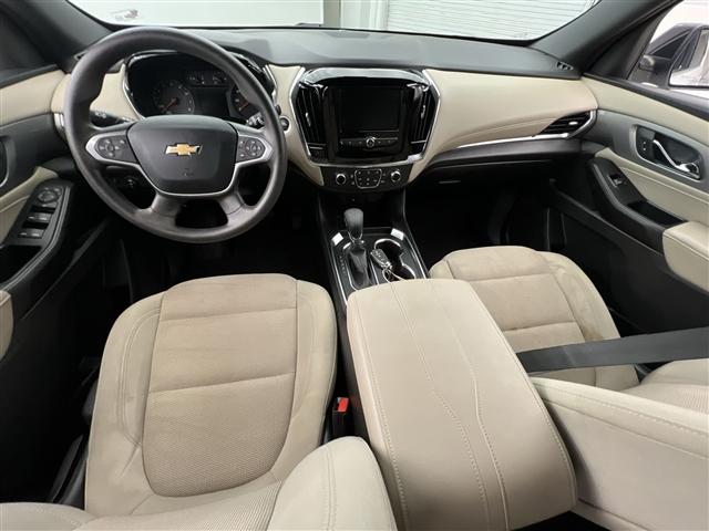 used 2023 Chevrolet Traverse car, priced at $28,989