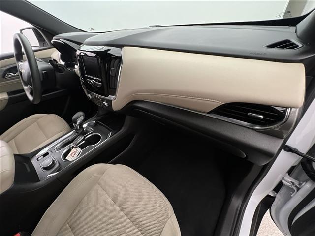 used 2023 Chevrolet Traverse car, priced at $28,989