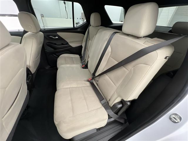 used 2023 Chevrolet Traverse car, priced at $28,989