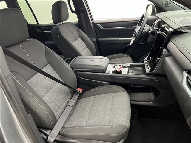 used 2025 GMC Acadia car, priced at $35,989
