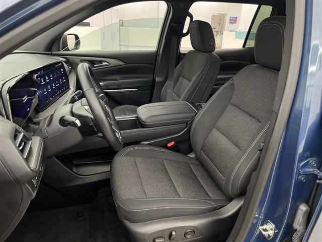 used 2025 Chevrolet Traverse car, priced at $39,189