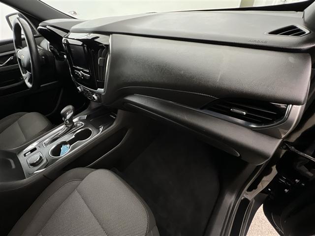 used 2023 Chevrolet Traverse car, priced at $29,989