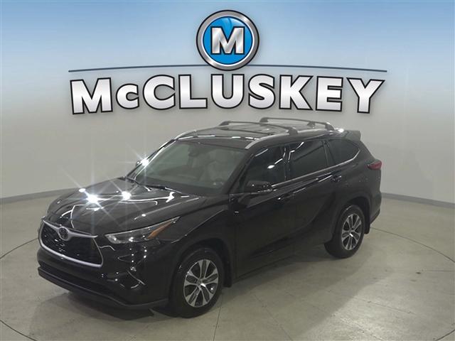 used 2022 Toyota Highlander car, priced at $37,989