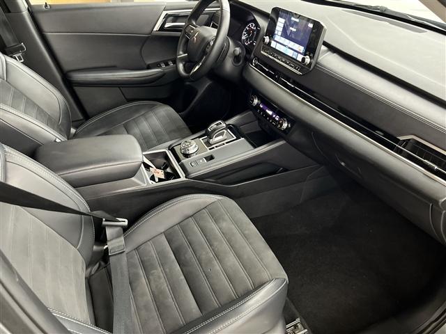 used 2024 Mitsubishi Outlander car, priced at $28,989