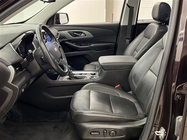 used 2021 Chevrolet Traverse car, priced at $28,989