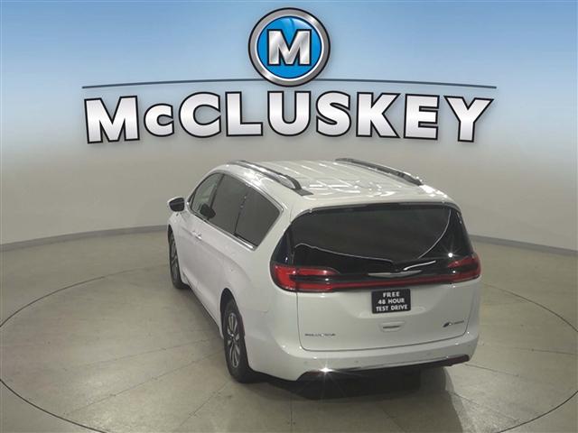 used 2021 Chrysler Pacifica Hybrid car, priced at $22,989