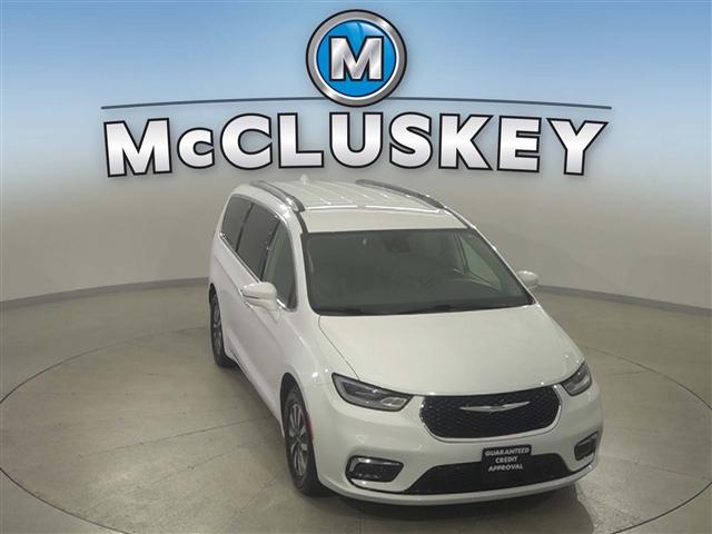 used 2021 Chrysler Pacifica Hybrid car, priced at $22,989