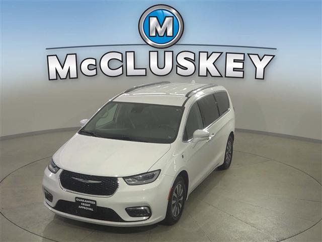 used 2021 Chrysler Pacifica Hybrid car, priced at $22,989