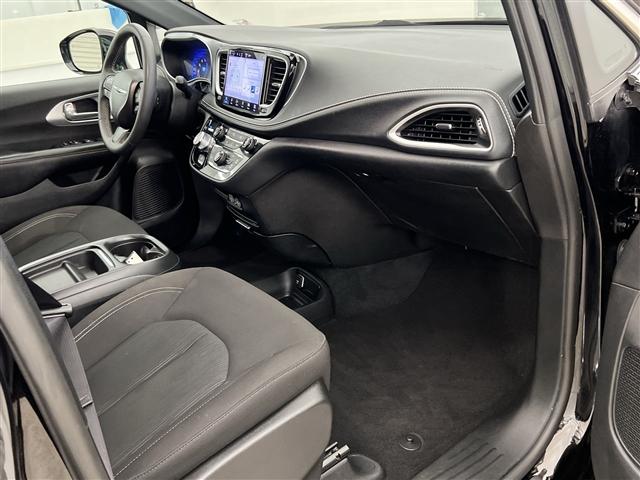 used 2024 Chrysler Pacifica car, priced at $27,989