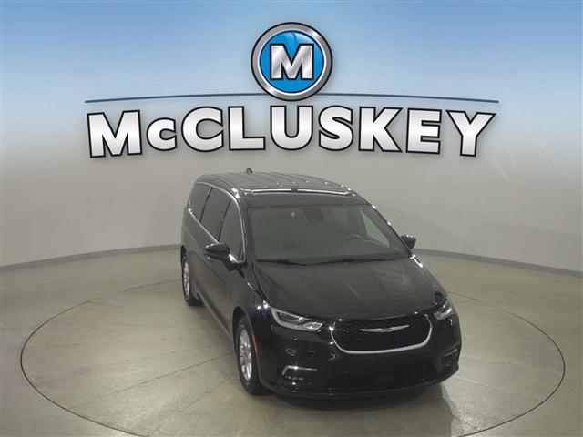 used 2024 Chrysler Pacifica car, priced at $27,989