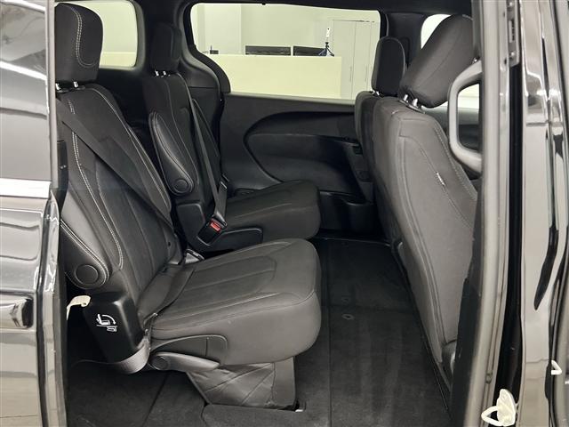 used 2024 Chrysler Pacifica car, priced at $27,989