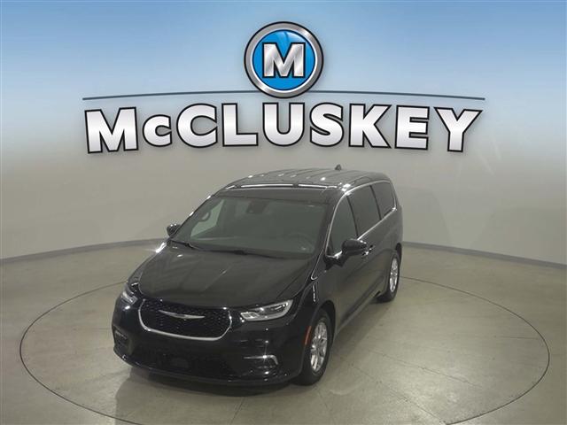 used 2024 Chrysler Pacifica car, priced at $27,989