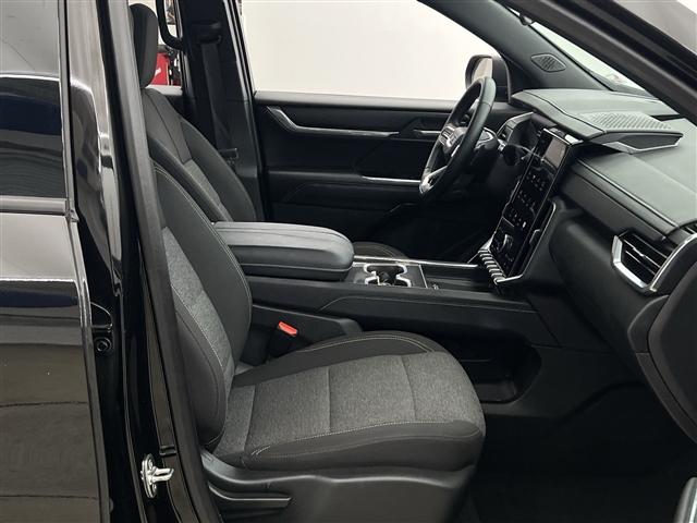 used 2025 GMC Acadia car, priced at $35,989