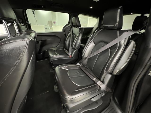 used 2022 Chrysler Pacifica Hybrid car, priced at $26,417
