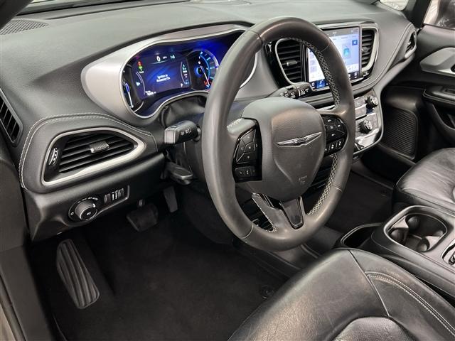 used 2022 Chrysler Pacifica Hybrid car, priced at $26,417