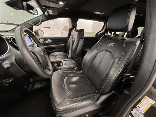 used 2022 Chrysler Pacifica Hybrid car, priced at $26,417