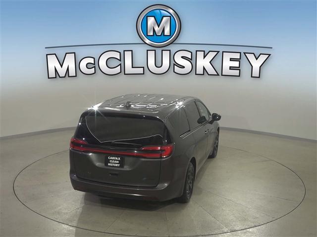 used 2022 Chrysler Pacifica Hybrid car, priced at $26,417