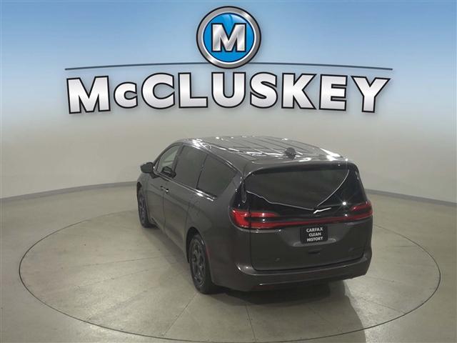 used 2022 Chrysler Pacifica Hybrid car, priced at $26,417