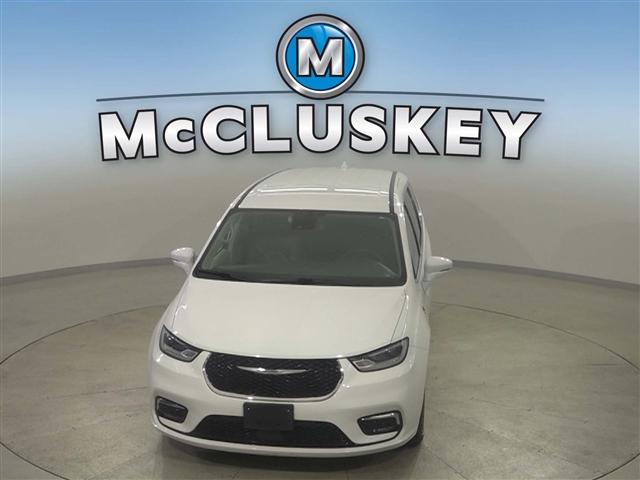 used 2022 Chrysler Pacifica Hybrid car, priced at $25,989