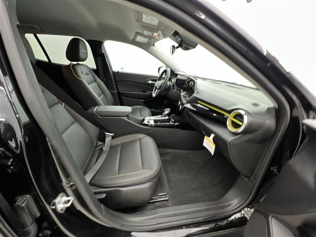 used 2025 Chevrolet Trax car, priced at $29,989