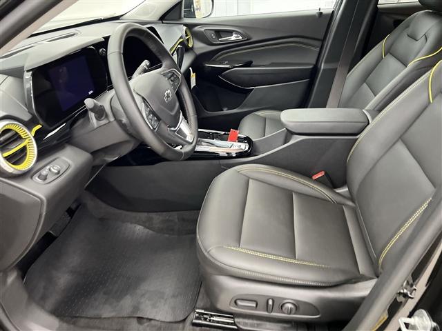 used 2025 Chevrolet Trax car, priced at $29,989