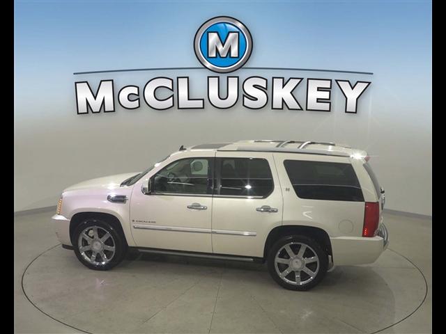 used 2009 Cadillac Escalade Hybrid car, priced at $14,989