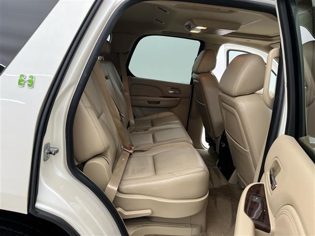 used 2009 Cadillac Escalade Hybrid car, priced at $14,989