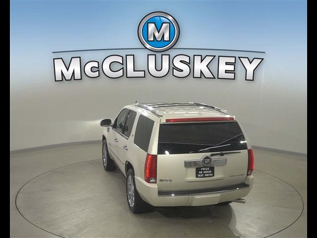 used 2009 Cadillac Escalade Hybrid car, priced at $14,989