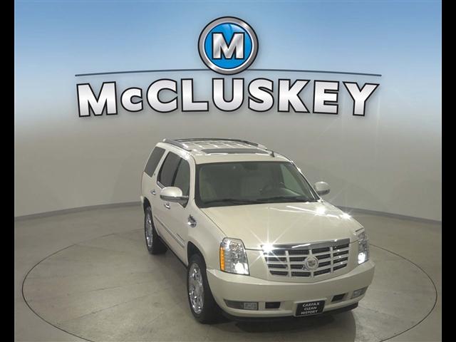 used 2009 Cadillac Escalade Hybrid car, priced at $14,989