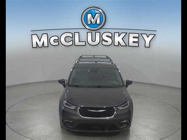used 2021 Chrysler Pacifica Hybrid car, priced at $24,995