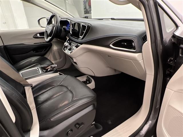 used 2021 Chrysler Pacifica Hybrid car, priced at $24,995