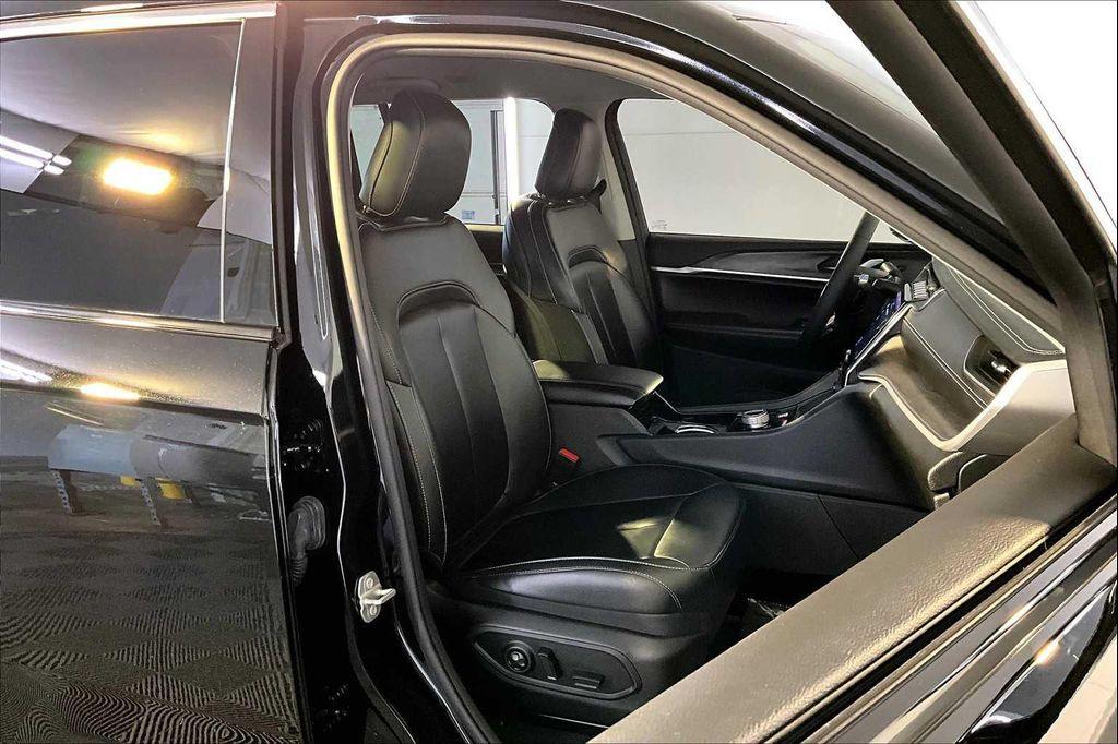 used 2023 Jeep Grand Cherokee car, priced at $31,987