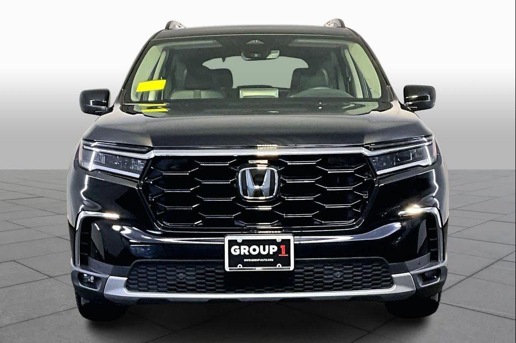 used 2025 Honda Pilot car, priced at $43,455