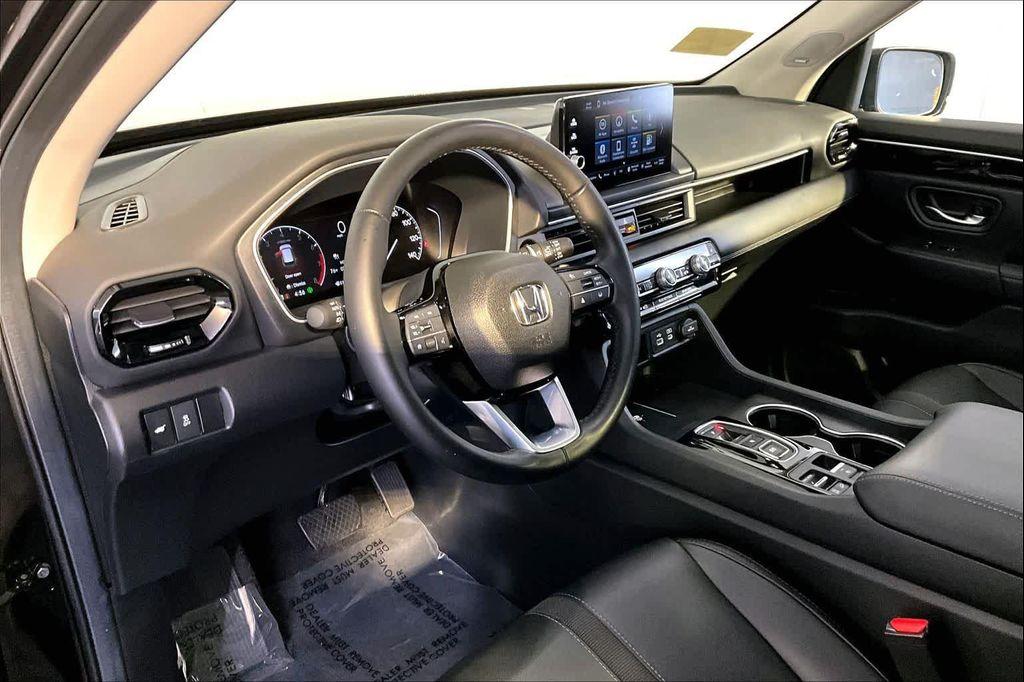 used 2025 Honda Pilot car, priced at $43,455