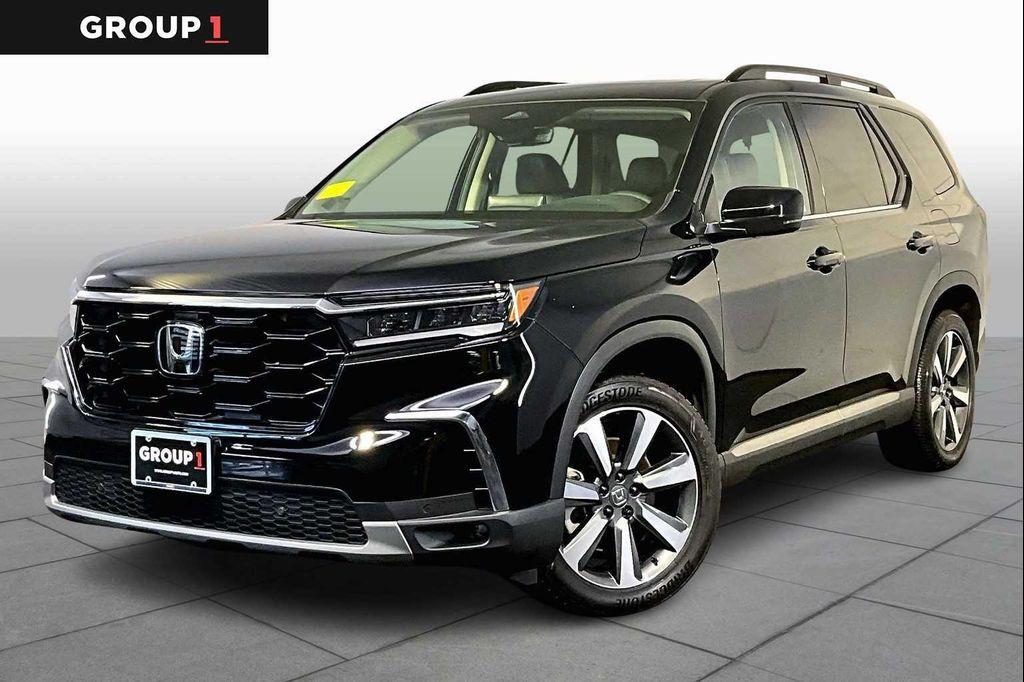 used 2025 Honda Pilot car, priced at $43,455