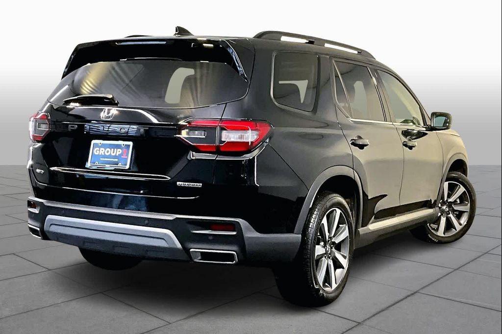 used 2025 Honda Pilot car, priced at $43,455
