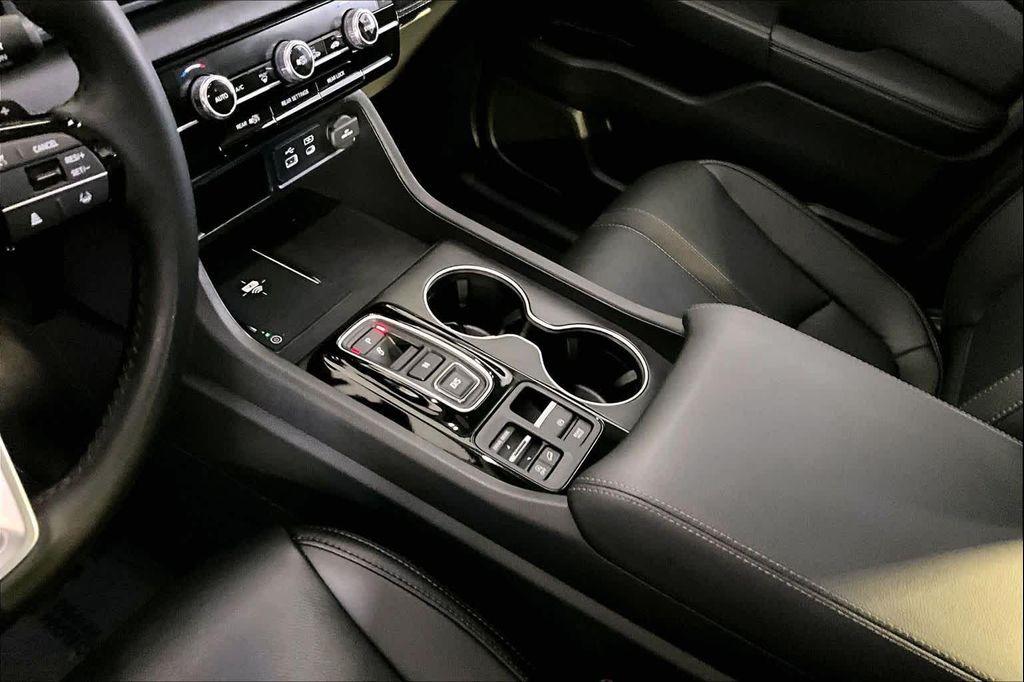 used 2025 Honda Pilot car, priced at $43,455