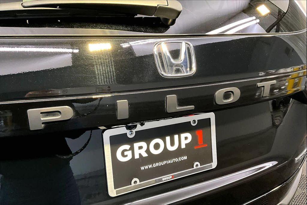 used 2025 Honda Pilot car, priced at $43,455