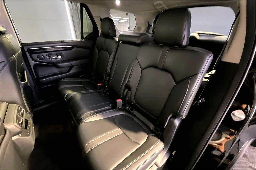 used 2025 Honda Pilot car, priced at $43,455