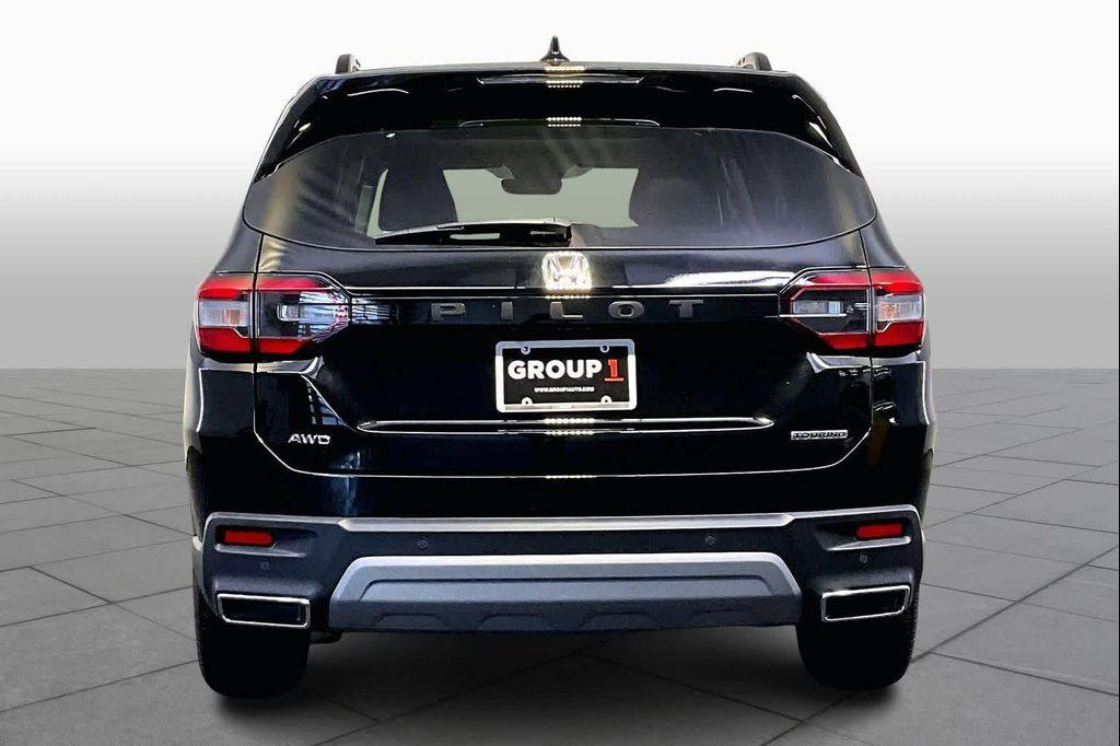 used 2025 Honda Pilot car, priced at $43,455