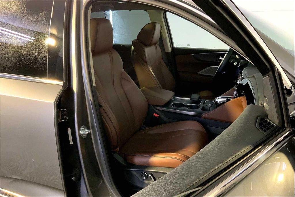 used 2023 Acura MDX car, priced at $43,262