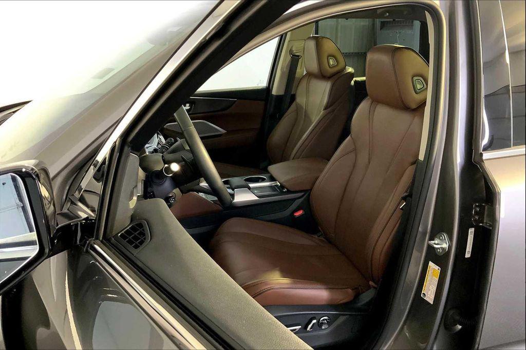 used 2023 Acura MDX car, priced at $43,262